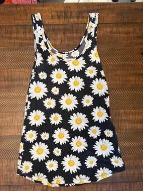 No Boundaries Black Daisy Print Tank